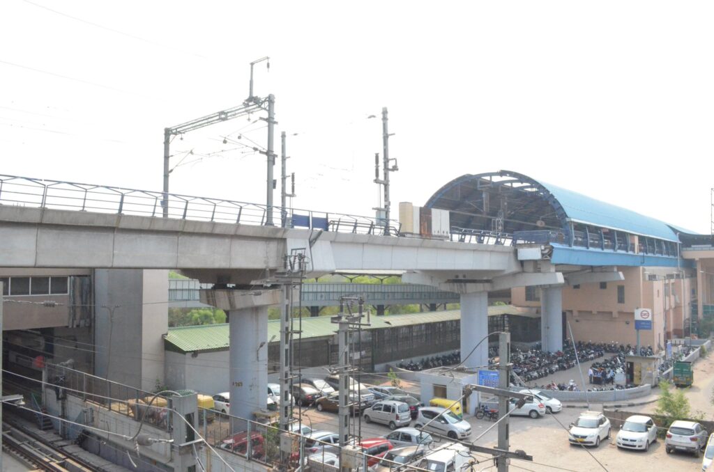 Connectivity & Neighbourhood - DLF Midtown